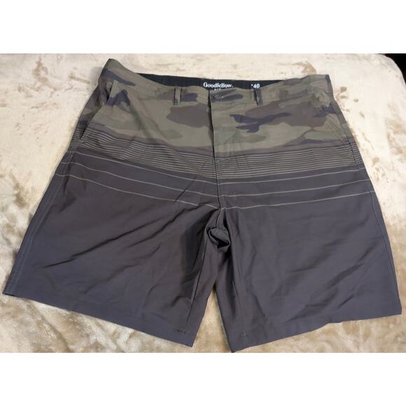 Goodfellow Shorts Mens 40 Green Camo Camping Walking Outdoors Pockets Lt Weight - Picture 1 of 3